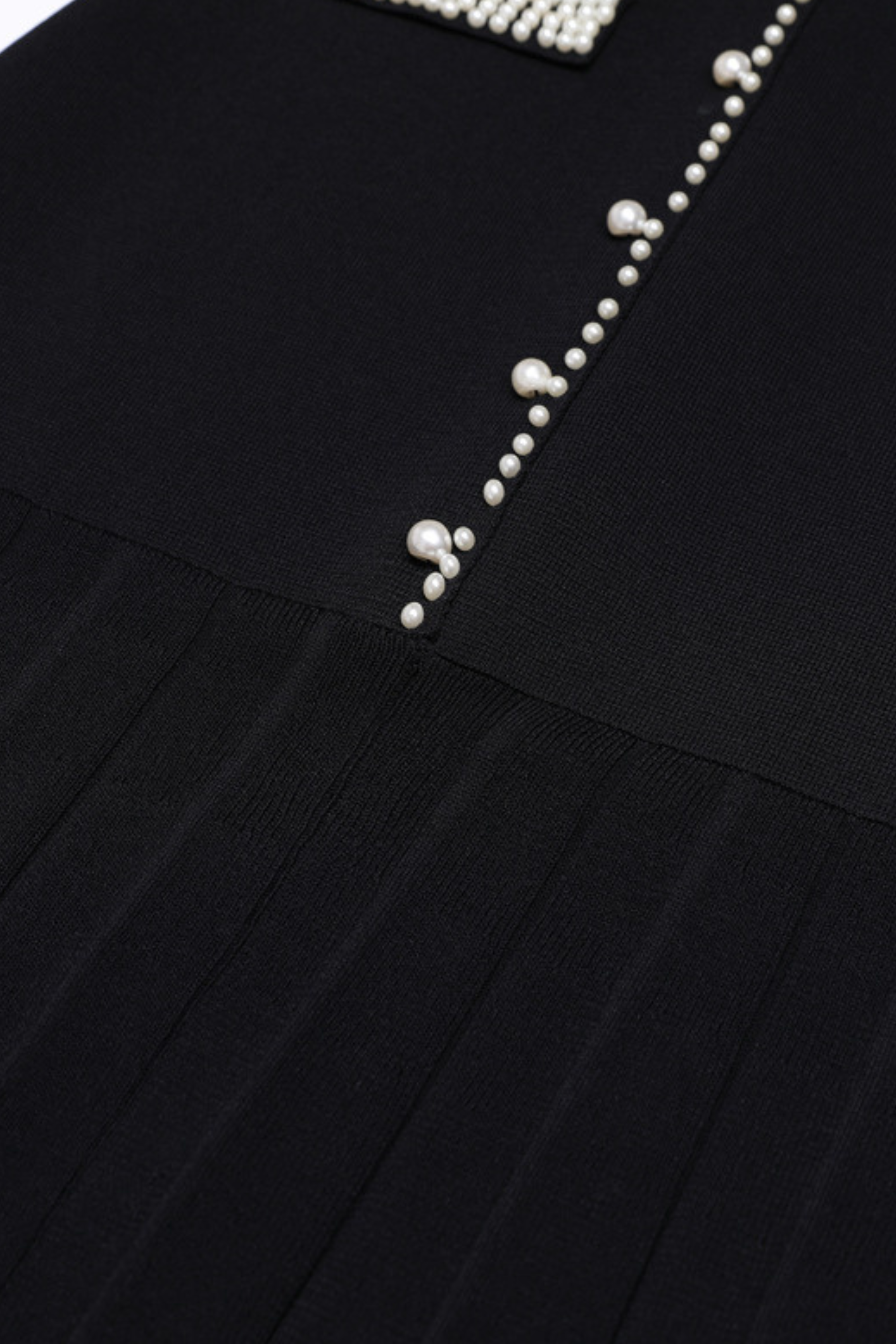 Noir Pearl Accent Pleated Knit Maxi Dress
