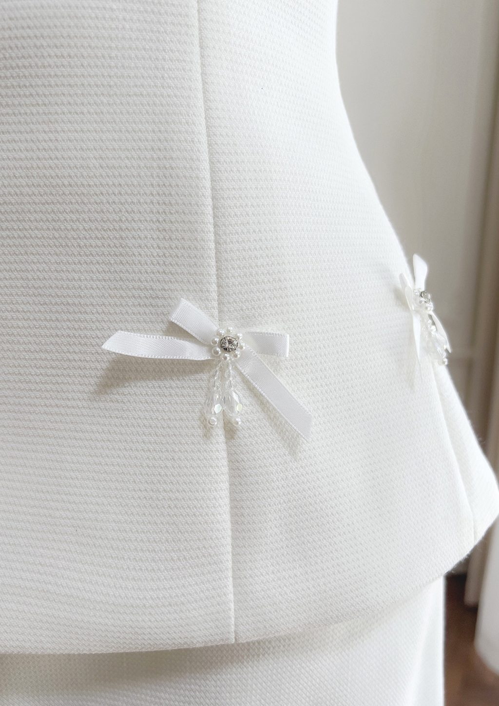 Ivory Bow Embellished Mini Set