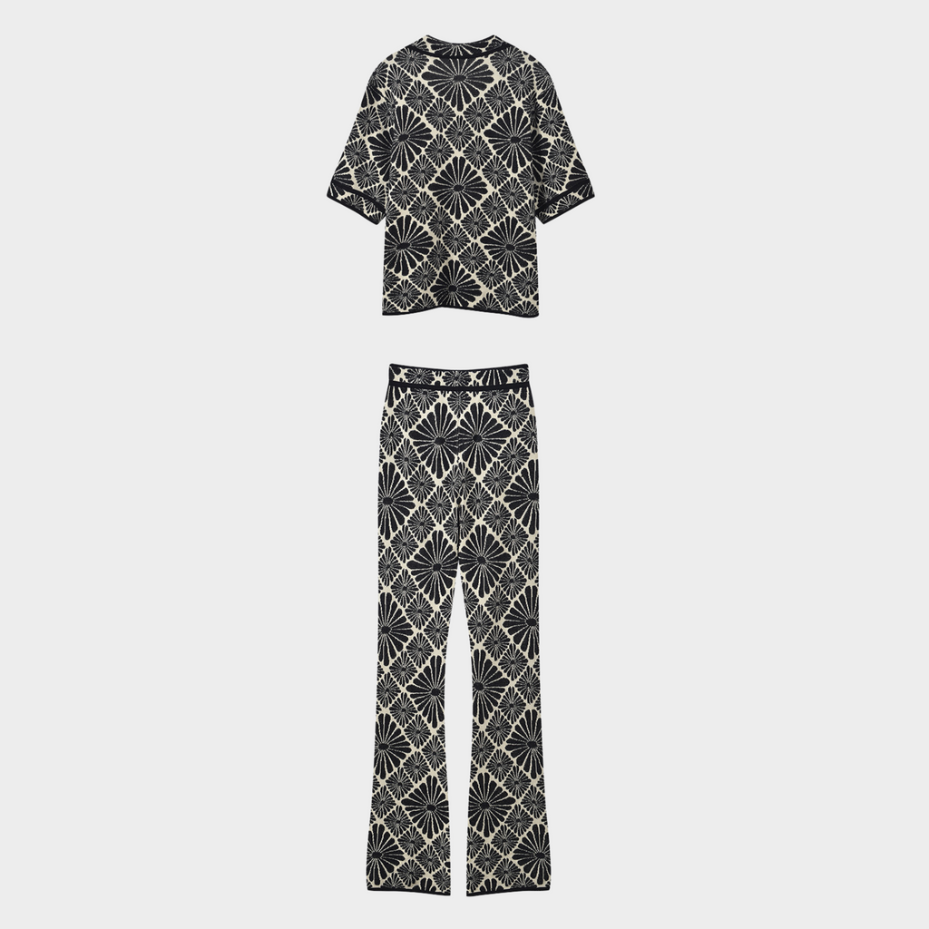 Monochrome Breeze Flare Ensemble