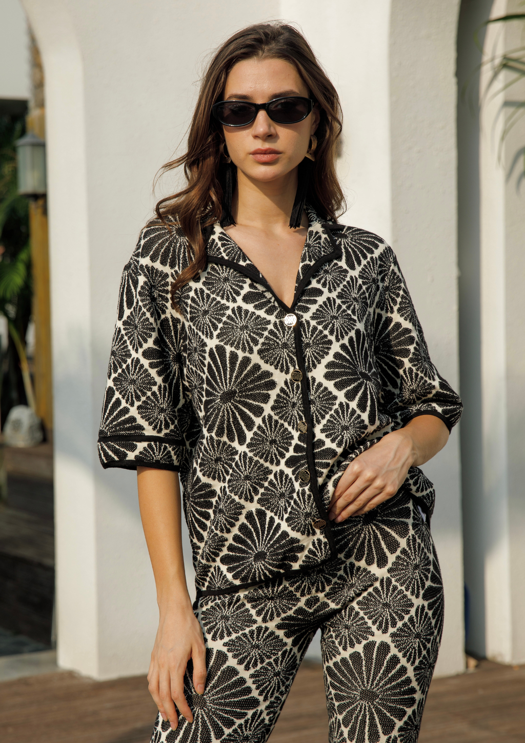 Monochrome Breeze Flare Ensemble