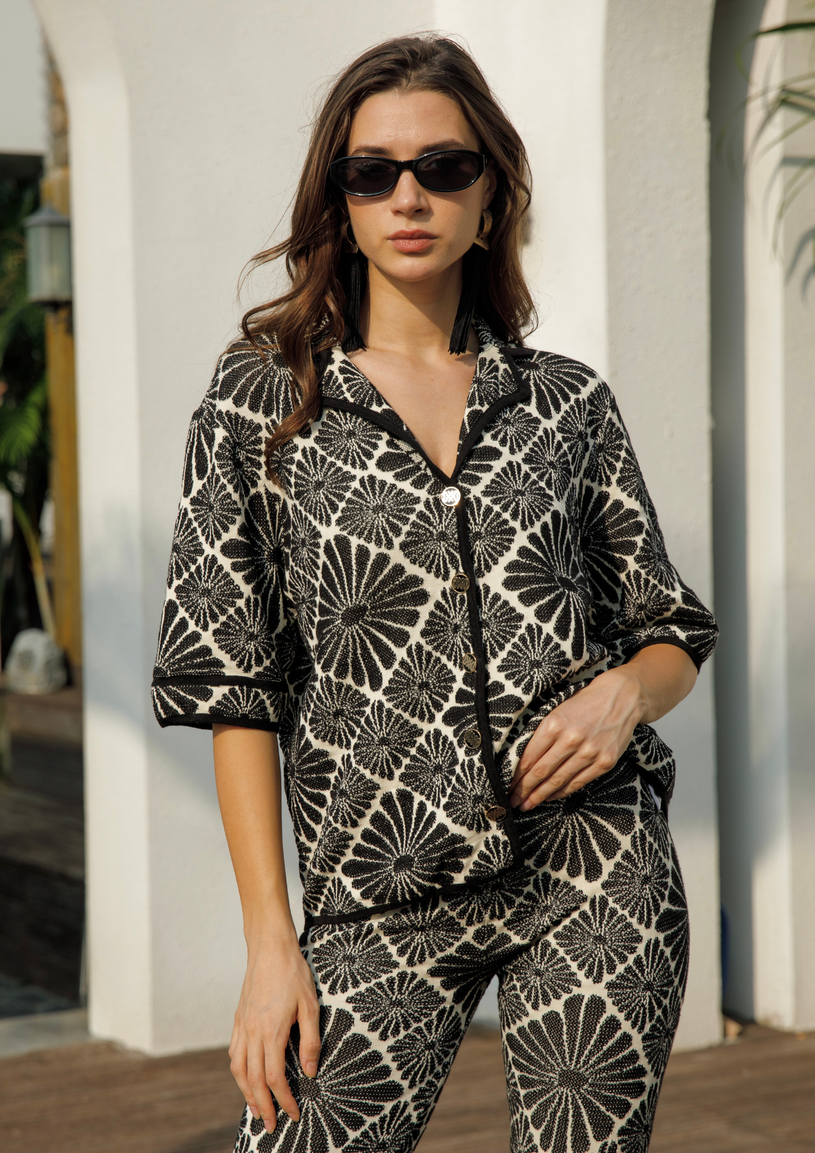 Monochrome Breeze Flare Ensemble
