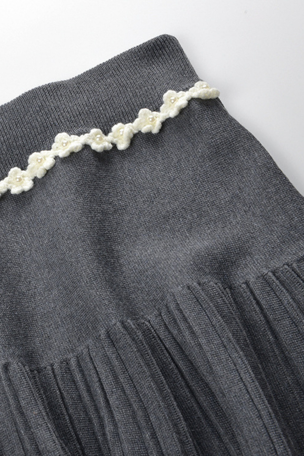 Grey Pleated Mini Skirt with Pearl Flower Waistline