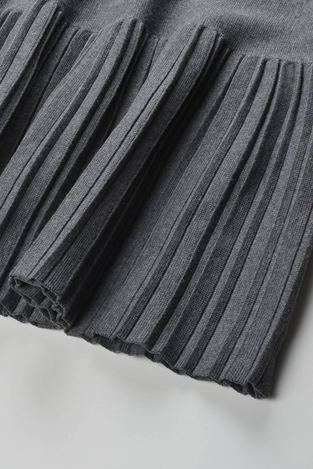 Grey Pleated Mini Skirt with Pearl Flower Waistline